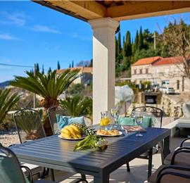 4 Bedroom Villa with Jacuzzi and Seaview in Orašac, Dubrovnik, Sleeps 9